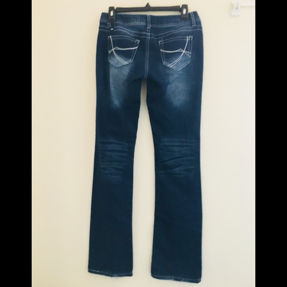🍁3/$25 Almost Famous boot cut jeans, have a great fit. - Picture 1 of 5